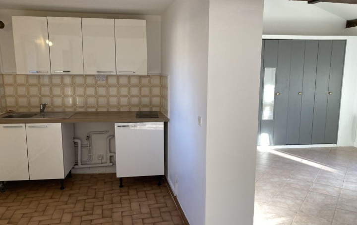 Appartement P2   NARBONNE  53 m2 545 € 